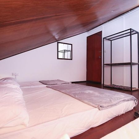 Spot On 90141 Threehouse Bed & Breakfast Kuching Bagian luar foto