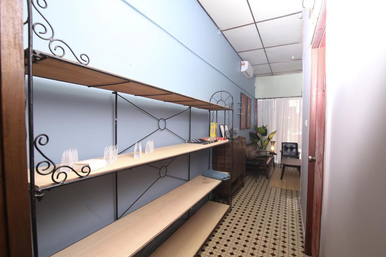 Spot On 90141 Threehouse Bed & Breakfast Kuching Bagian luar foto