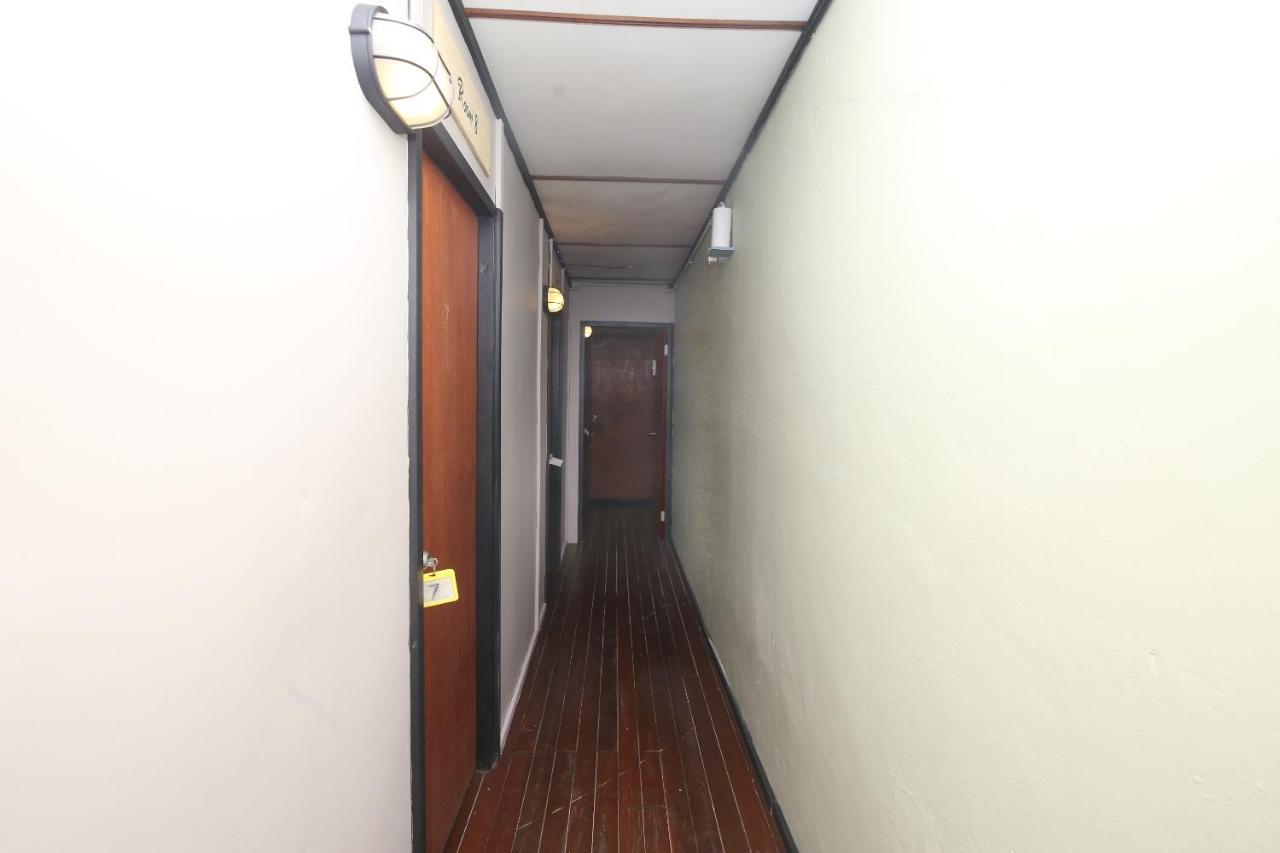Spot On 90141 Threehouse Bed & Breakfast Kuching Bagian luar foto
