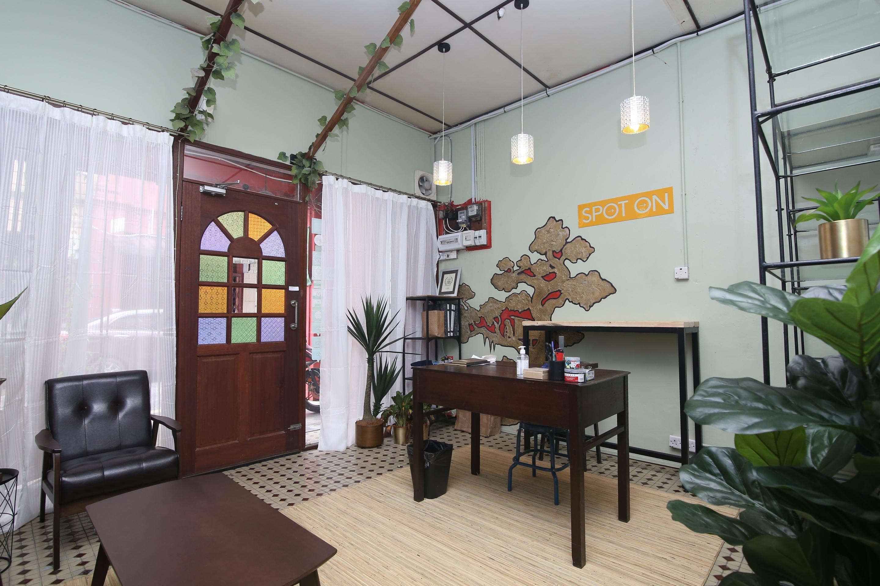 Spot On 90141 Threehouse Bed & Breakfast Kuching Bagian luar foto